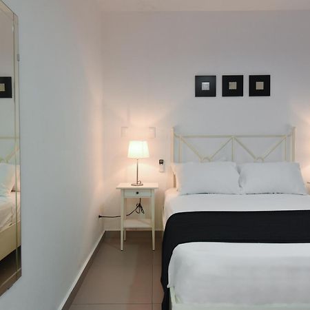 Ph 19 Guesthouse Hotel In Gazcue Santo Domingo Kamer foto