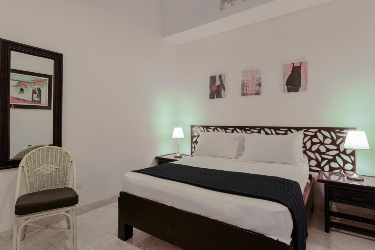 Ph 19 Guesthouse Hotel In Gazcue Santo Domingo Kamer foto