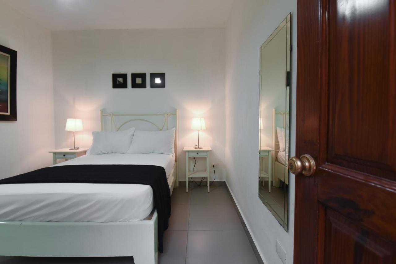 Ph 19 Guesthouse Hotel In Gazcue Santo Domingo Kamer foto