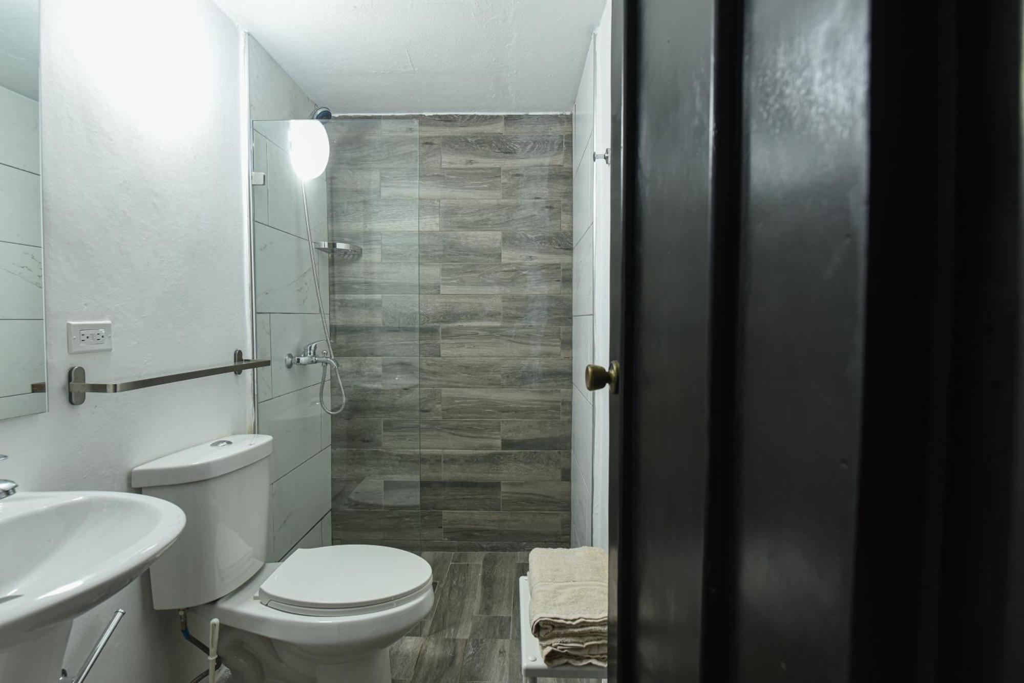 Ph 19 Guesthouse Hotel In Gazcue Santo Domingo Kamer foto